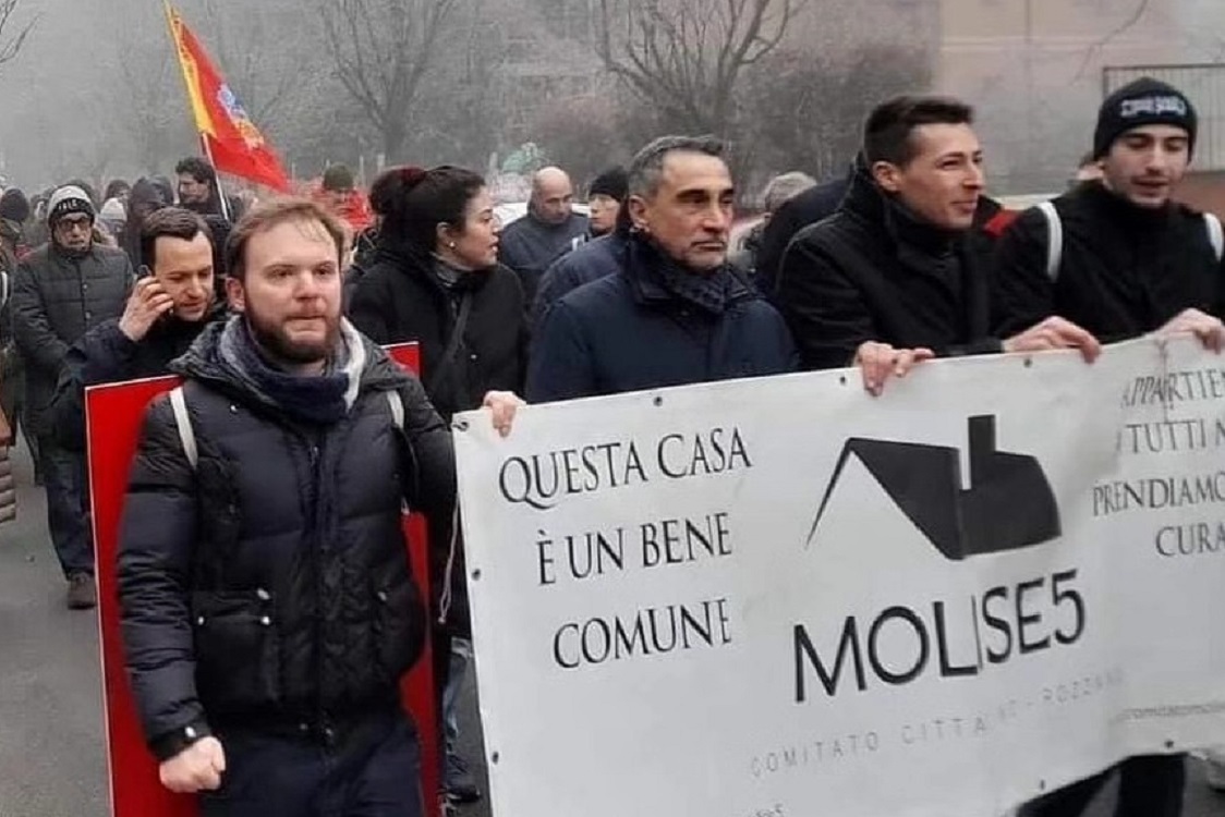 MilanoPost manifestazione Molise 5 contro abbattimento villa confiscata boss